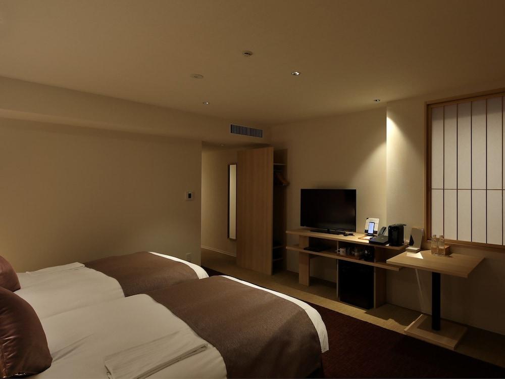 โรงแรมวิสต้า พรีมิโอ นะโงะมิเต 4*