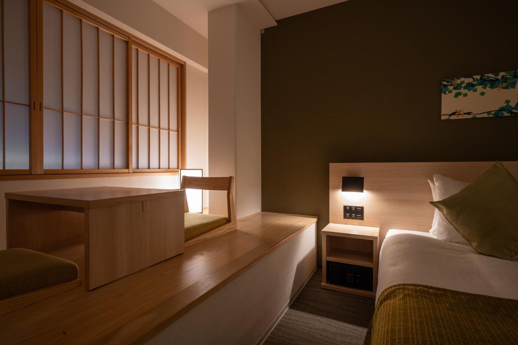 โรงแรมวิสต้า พรีมิโอ นะโงะมิเต 4*
